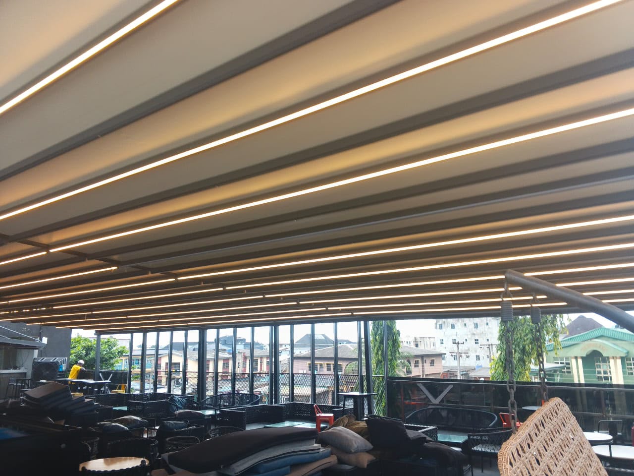Louvered aluminium pergola, Lekki